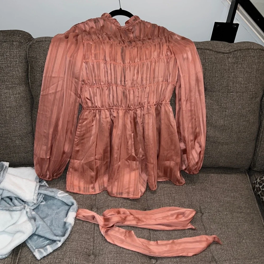 Blush Romper - Picture 3 of 3